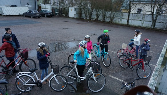 08students_bikes